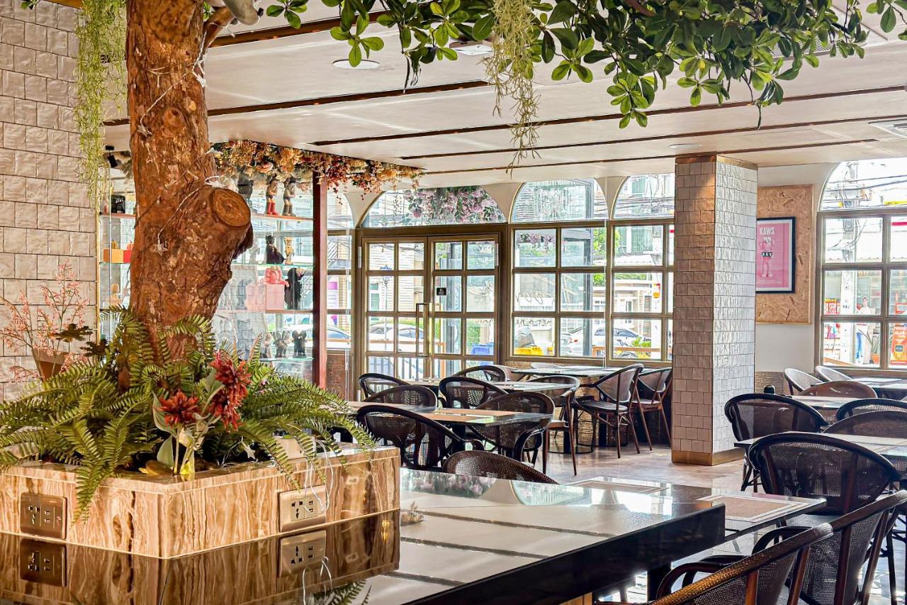 Frame Hotel Bangkok Exterior photo