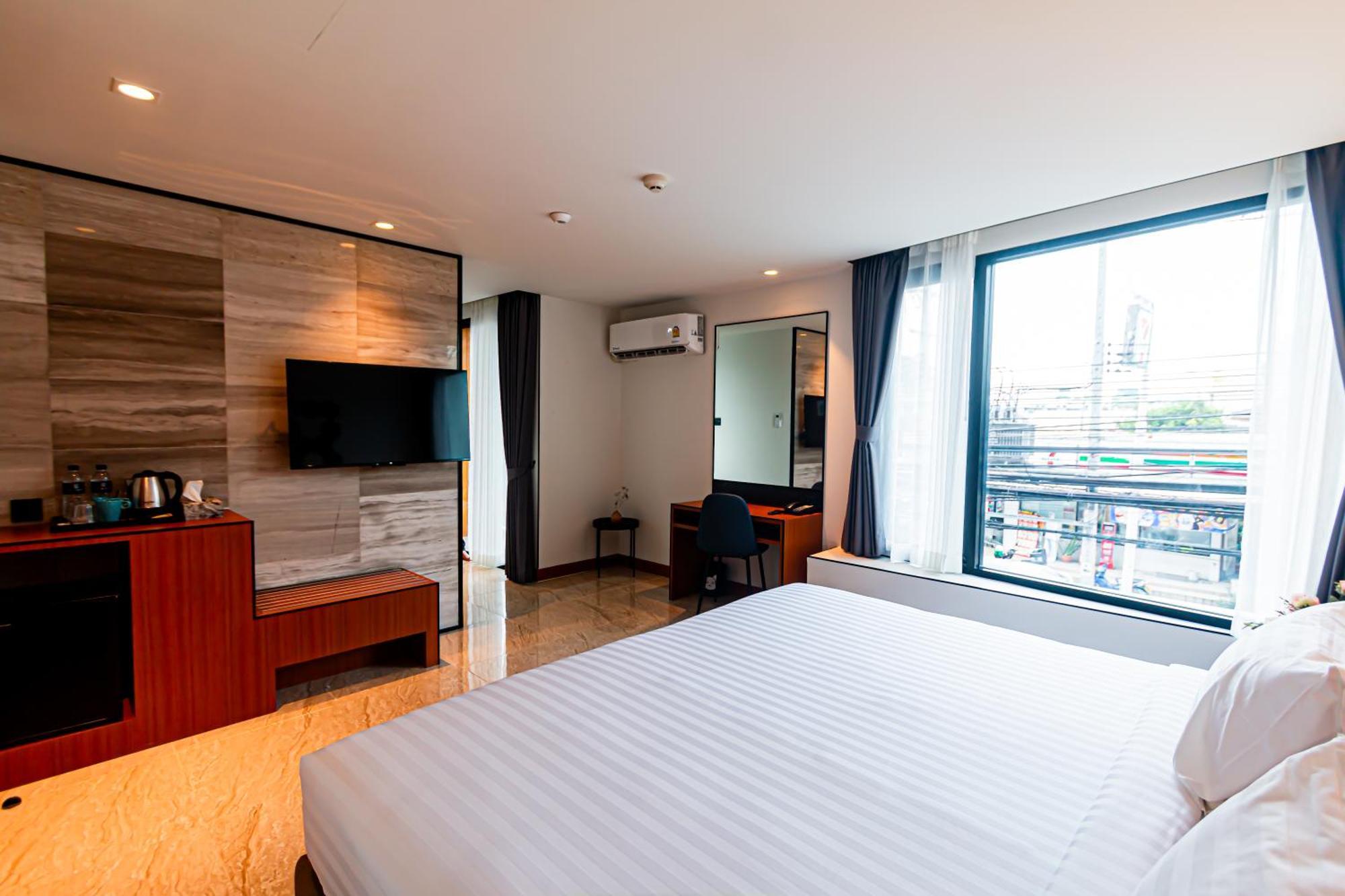 Frame Hotel Bangkok Exterior photo
